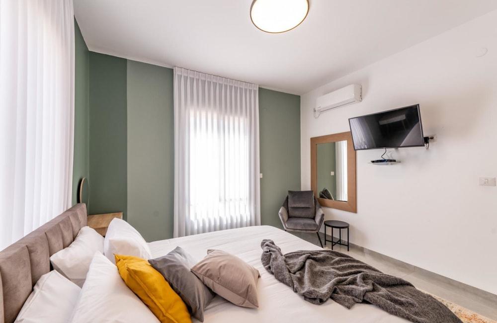 83891 גלריה כללית, אחוזת עומרי, וילה  בצוריאל וילות - Vila 4 U