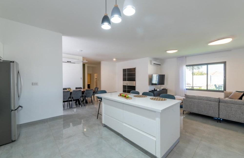 83944 גלריית פנים, אחוזת עומרי, וילה  בצוריאל וילות - Vila 4 U