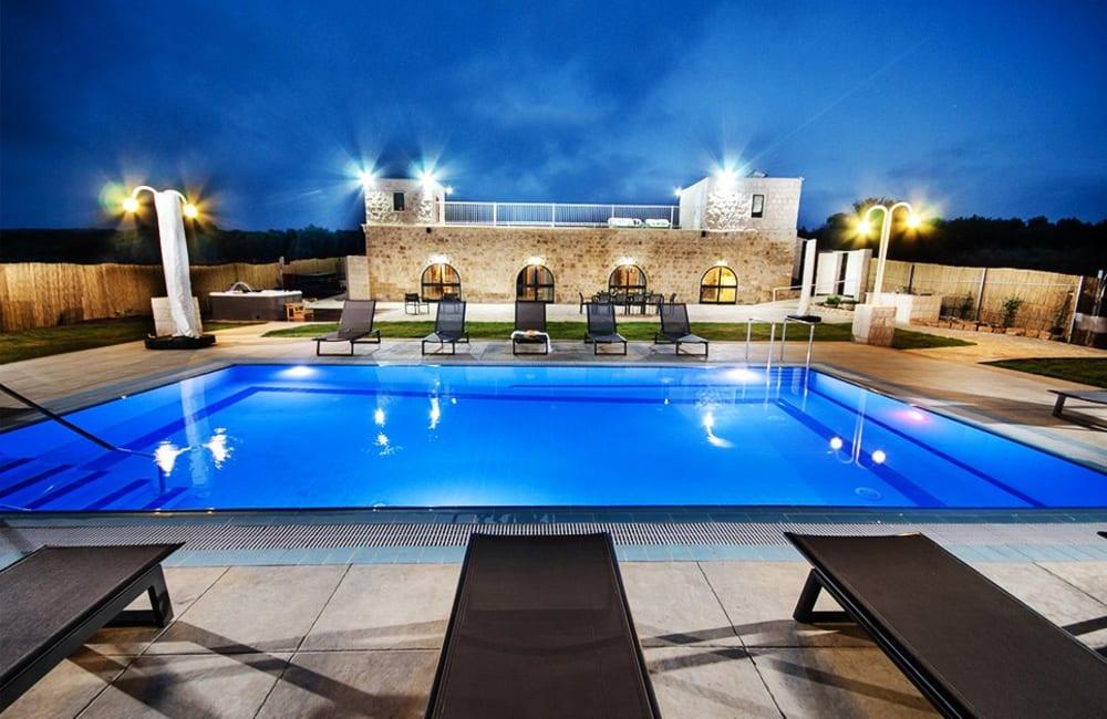 93051 המתחם החיצוני, אחוזת אלון וזית, וילה  בנווה זיו וילות - Vila 4 U