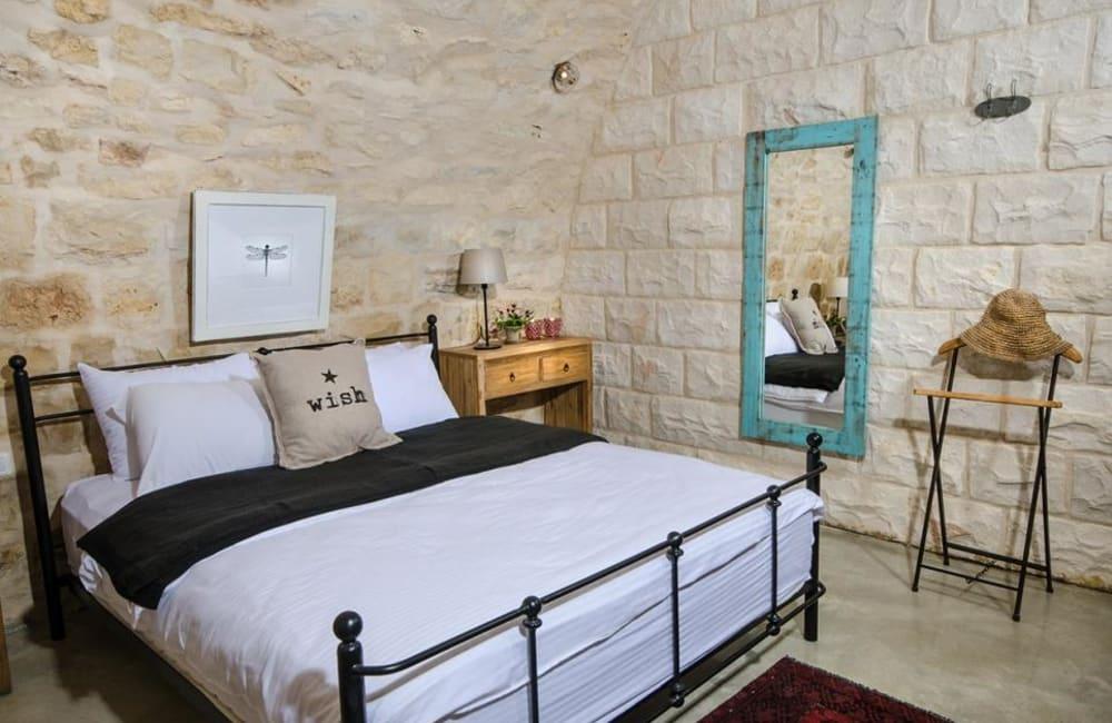 93054 המתחם הפנימי, אחוזת אלון וזית, וילה  בנווה זיו וילות - Vila 4 U