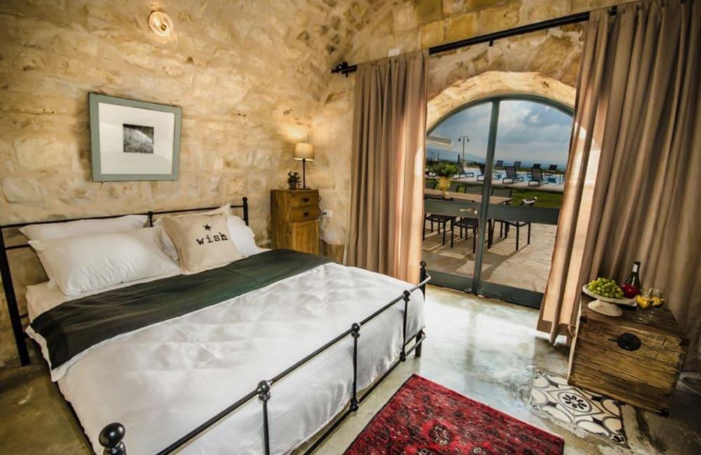 93055 המתחם הפנימי, אחוזת אלון וזית, וילה  בנווה זיו וילות - Vila 4 U