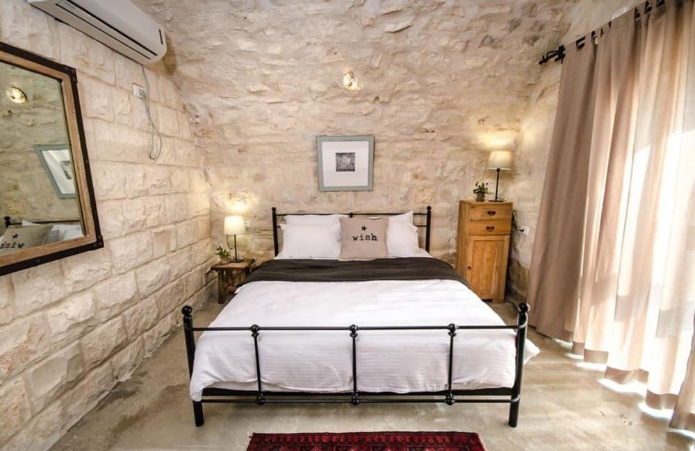 93058 המתחם הפנימי, אחוזת אלון וזית, וילה  בנווה זיו וילות - Vila 4 U