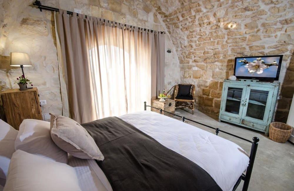 93064 המתחם הפנימי, אחוזת אלון וזית, וילה  בנווה זיו וילות - Vila 4 U