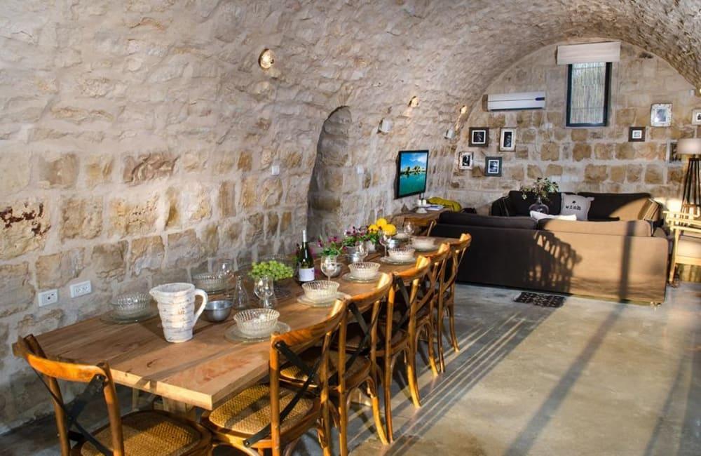 93065 המתחם הפנימי, אחוזת אלון וזית, וילה  בנווה זיו וילות - Vila 4 U