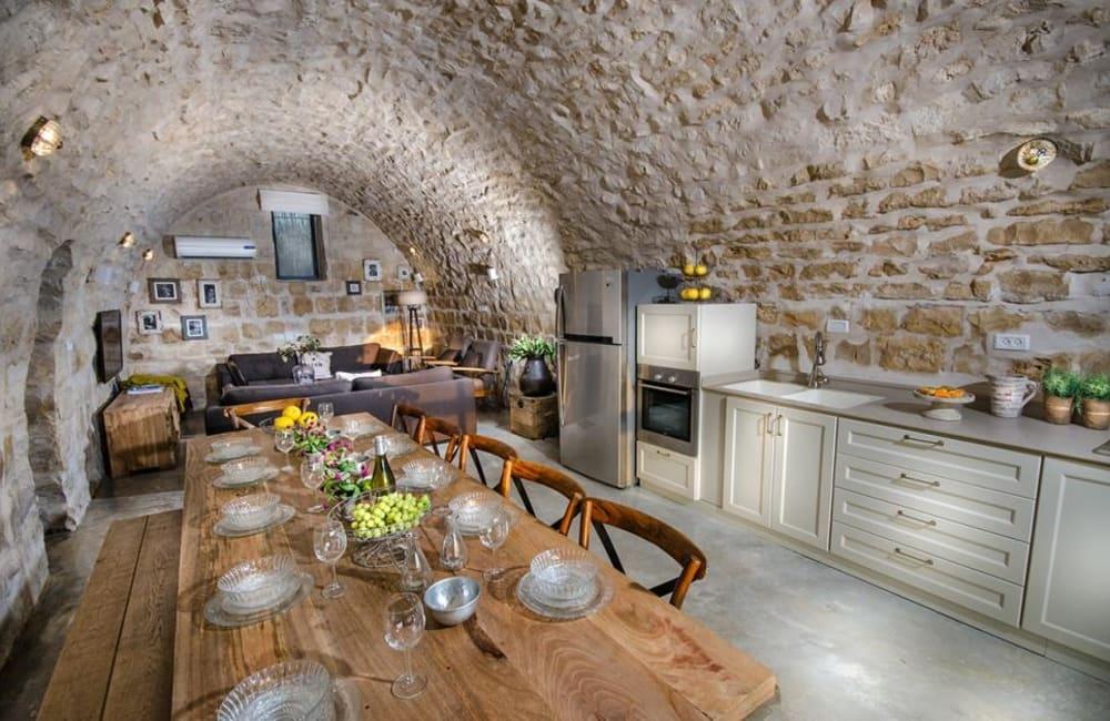 93066 המתחם הפנימי, אחוזת אלון וזית, וילה  בנווה זיו וילות - Vila 4 U