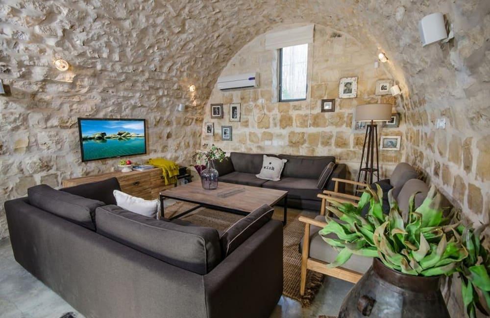 93068 המתחם הפנימי, אחוזת אלון וזית, וילה  בנווה זיו וילות - Vila 4 U