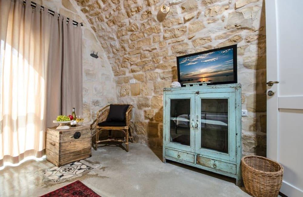 93069 המתחם הפנימי, אחוזת אלון וזית, וילה  בנווה זיו וילות - Vila 4 U