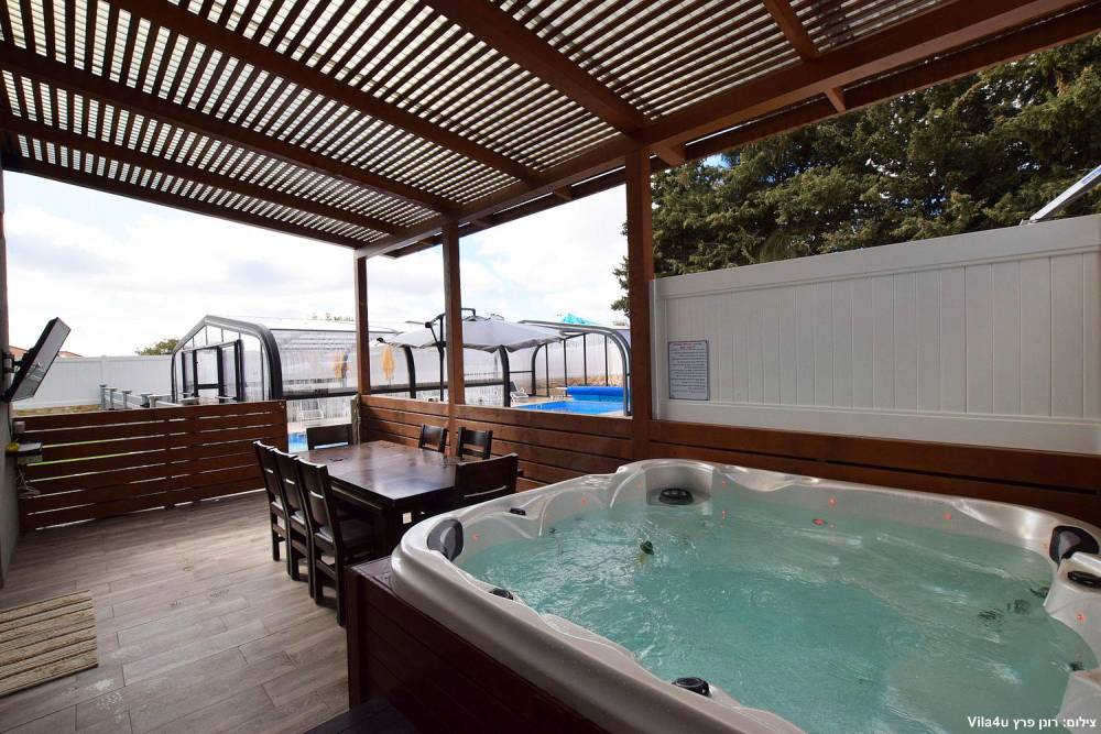 100876 גלריית חוץ, אחוזת עומרי, וילה  בצוריאל וילות - Vila 4 U