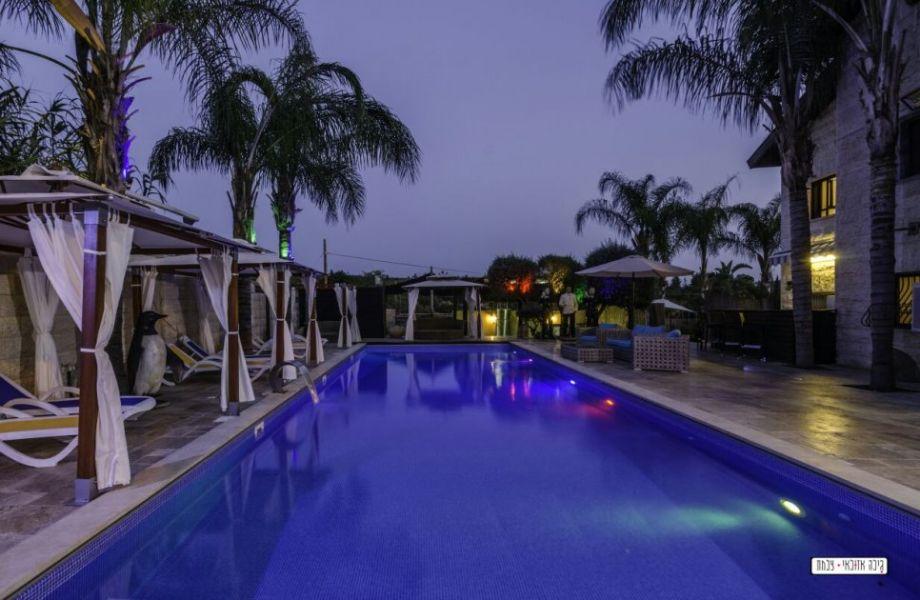 103329 המתחם החיצוני, וילה האליזה, וילה  בשדות מיכה וילות - Vila 4 U