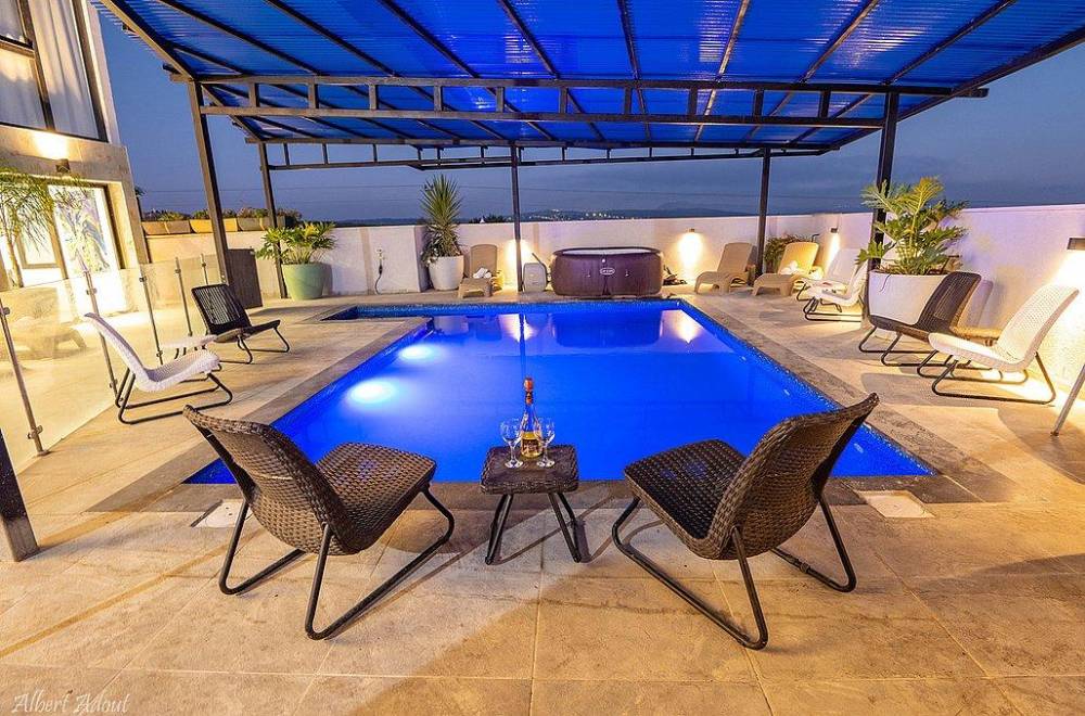 124506 גלריית חוץ, מתחם אירוח אודט, וילה  בזרעית וילות - Vila 4 U