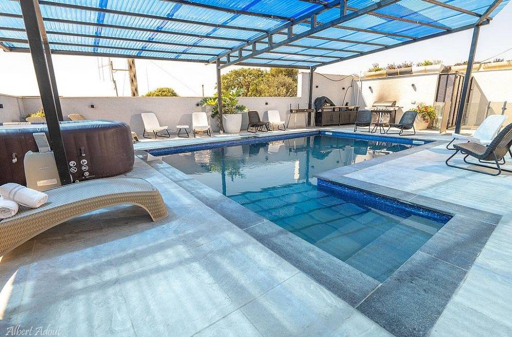 124507 גלריית חוץ, מתחם אירוח אודט, וילה  בזרעית וילות - Vila 4 U