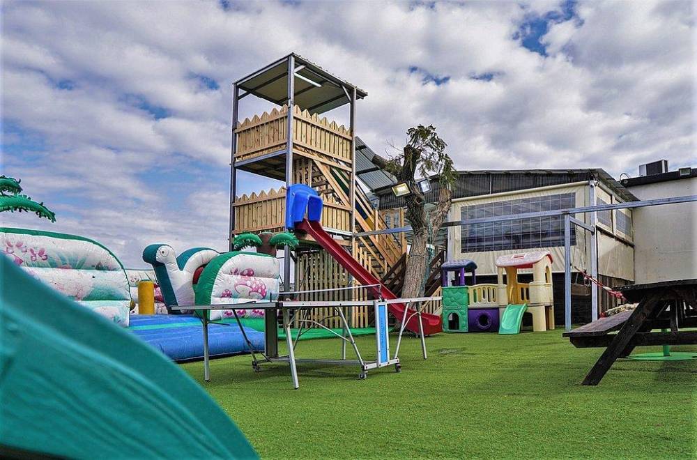 135087 חצר ובריכה, וילה אלברטו, וילה  באלקוש וילות - Vila 4 U