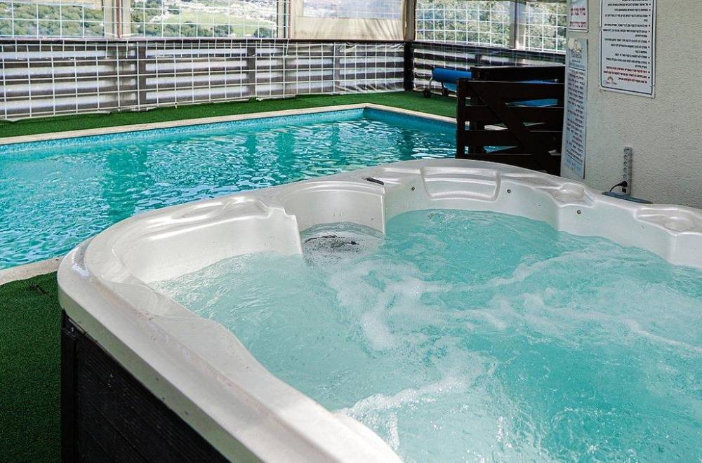 135095 חצר ובריכה, וילה אלברטו, וילה  באלקוש וילות - Vila 4 U