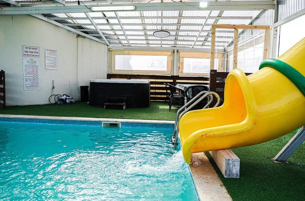 135102 חצר ובריכה, וילה אלברטו, וילה  באלקוש וילות - Vila 4 U