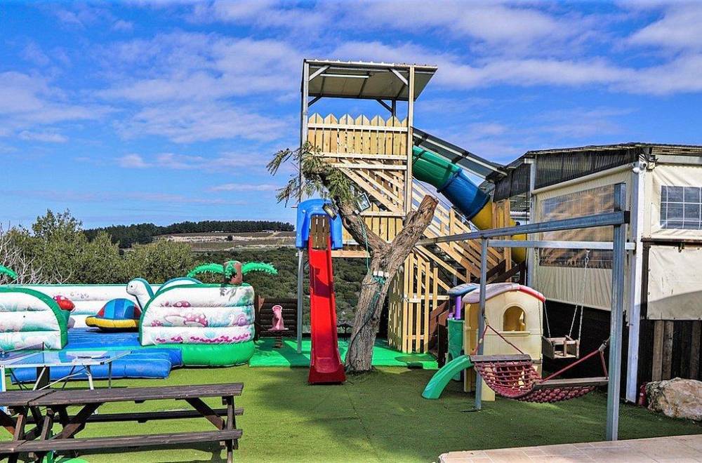 135103 חצר ובריכה, וילה אלברטו, וילה  באלקוש וילות - Vila 4 U