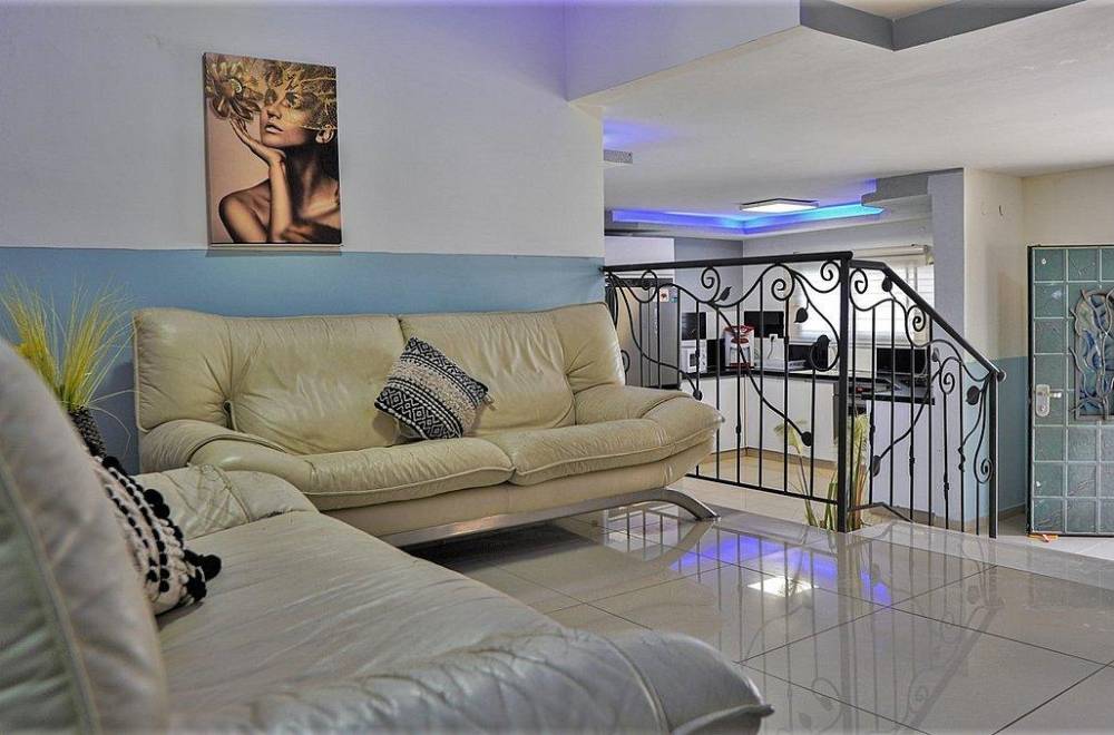 135124 פנים הוילה והחדרים, וילה אלברטו, וילה  באלקוש וילות - Vila 4 U