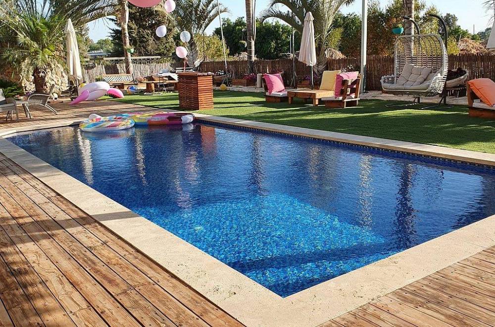 136725 אירועי חברה ורווקות, אורי אירועים, וילה  בכפר טרומן וילות - Vila 4 U