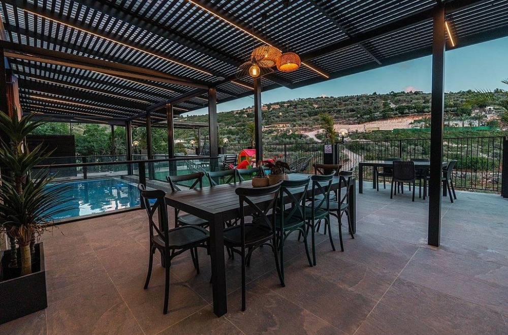 140518 המתחם החיצוני, וילה ללין, וילה  בירכא וילות - Vila 4 U