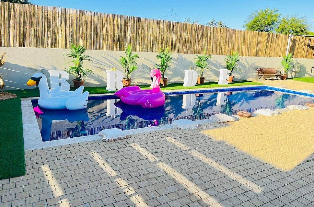 142462 המתחם החיצוני, אחוזת נווה גד, וילה  במושב תלמים וילות - Vila 4 U