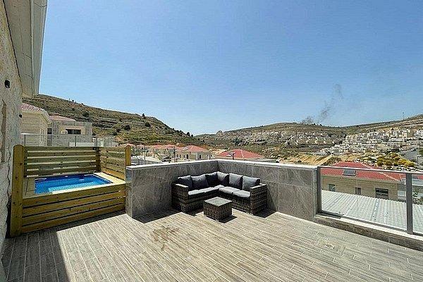 149802 גלריית חוץ, וילה באיילות, וילה  בגבעת זאב וילות - Vila 4 U