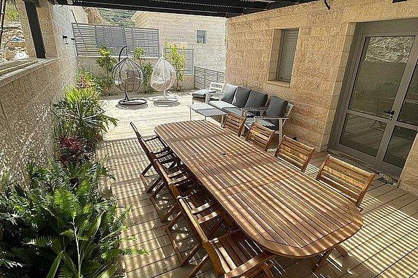 149810 גלריית חוץ, וילה באיילות, וילה  בגבעת זאב וילות - Vila 4 U