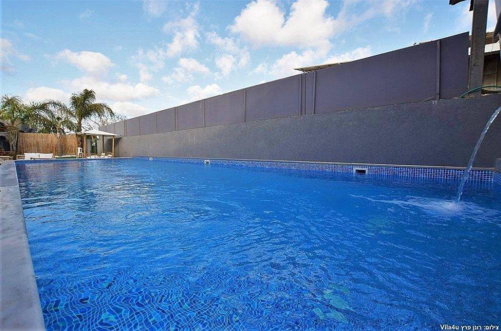 אחוזת וניש כללי, אחוזת וניש, וילה  בעזריקם וילות - Vila 4 U