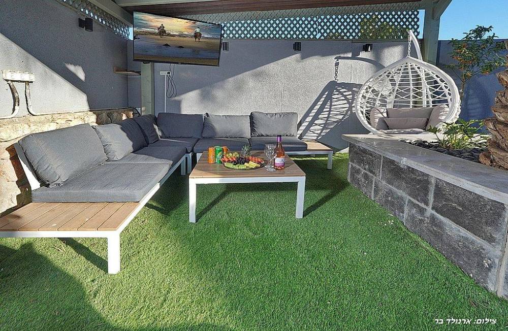 וילה ספא בצל השקד חוץ המתחם החיצוני, וילה ספא בצל השקד, וילה  בטפחות וילות - Vila 4 U