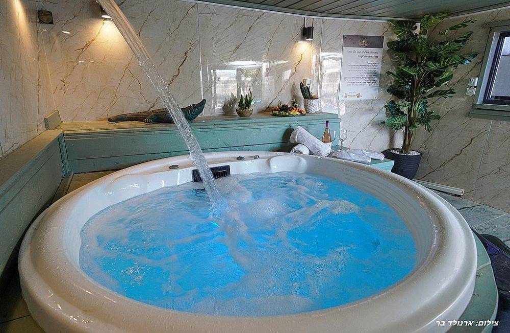 בצל השקד ספא מתחם הספא, וילה ספא בצל השקד, וילה  בטפחות וילות - Vila 4 U