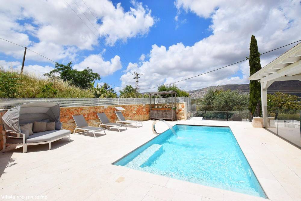 וילה במצפה בריכה עם שמש וילה במצפה - כללי, וילה במצפה, וילה  בכרמיאל וילות - Vila 4 U