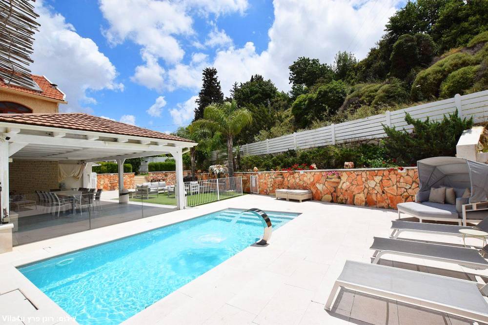 וילה במצפה בריכת שחייה צלולהשחייה צלולה וילה במצפה - כללי, וילה במצפה, וילה  בכרמיאל וילות - Vila 4 U