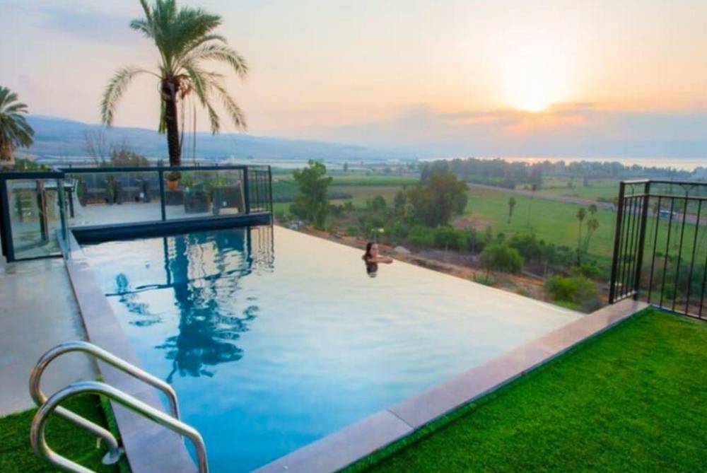 169876 המתחם החיצוני, וילה קסם הנוף מגדל, וילה  במגדל וילות - Vila 4 U