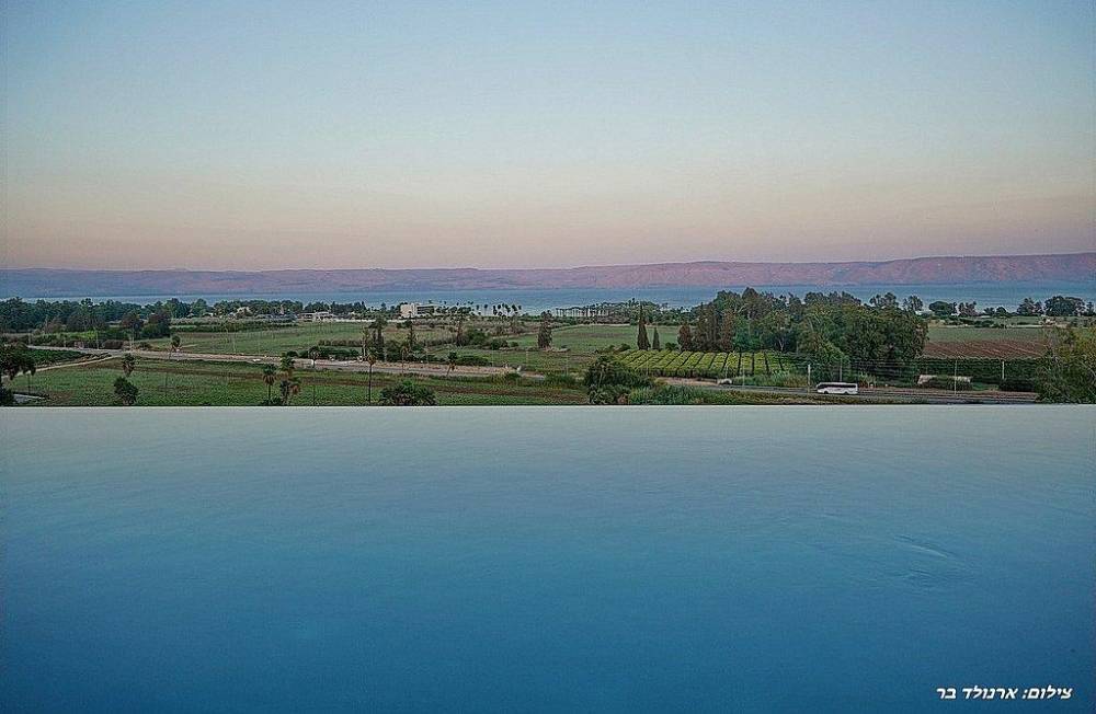 169881 המתחם החיצוני, וילה קסם הנוף מגדל, וילה  במגדל וילות - Vila 4 U