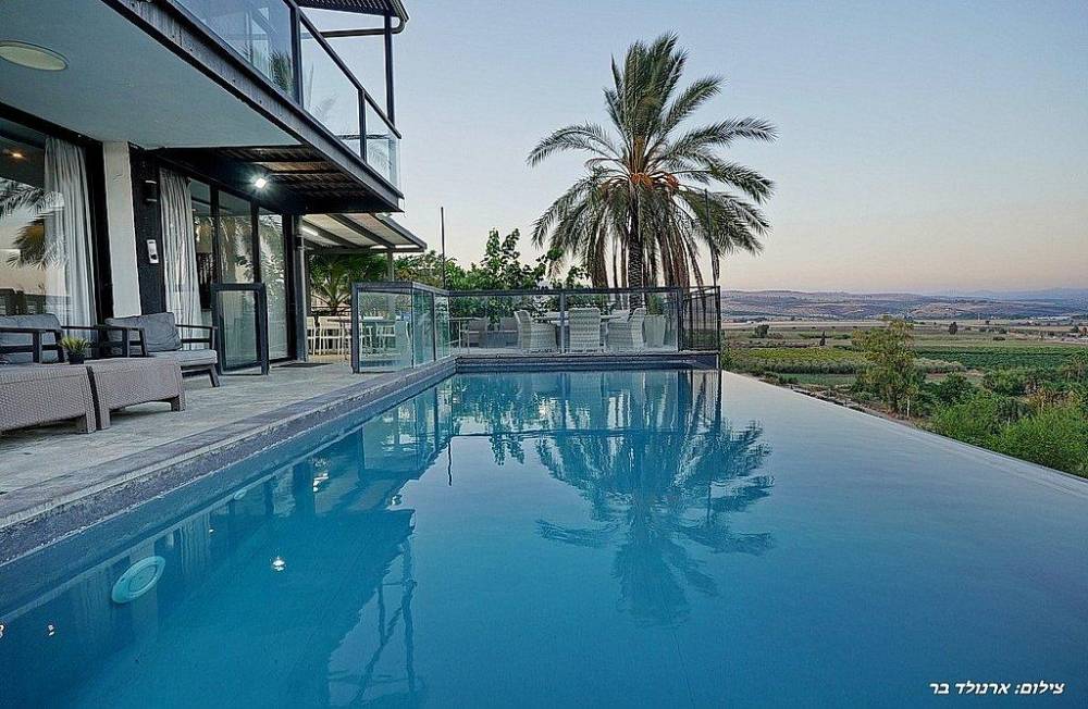 169900 המתחם החיצוני, וילה קסם הנוף מגדל, וילה  במגדל וילות - Vila 4 U