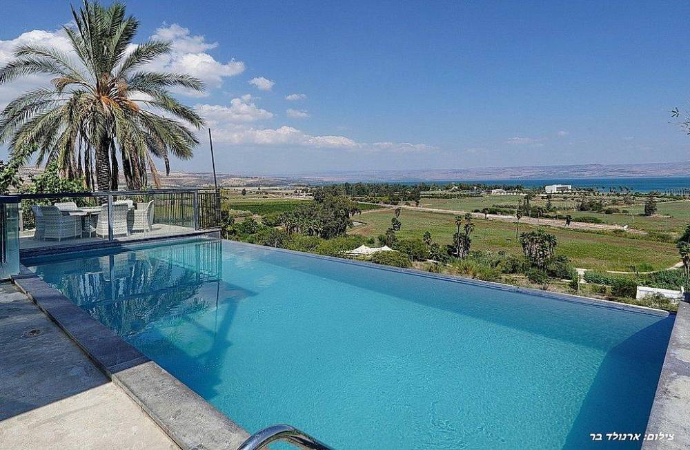 169905 המתחם החיצוני, וילה קסם הנוף מגדל, וילה  במגדל וילות - Vila 4 U