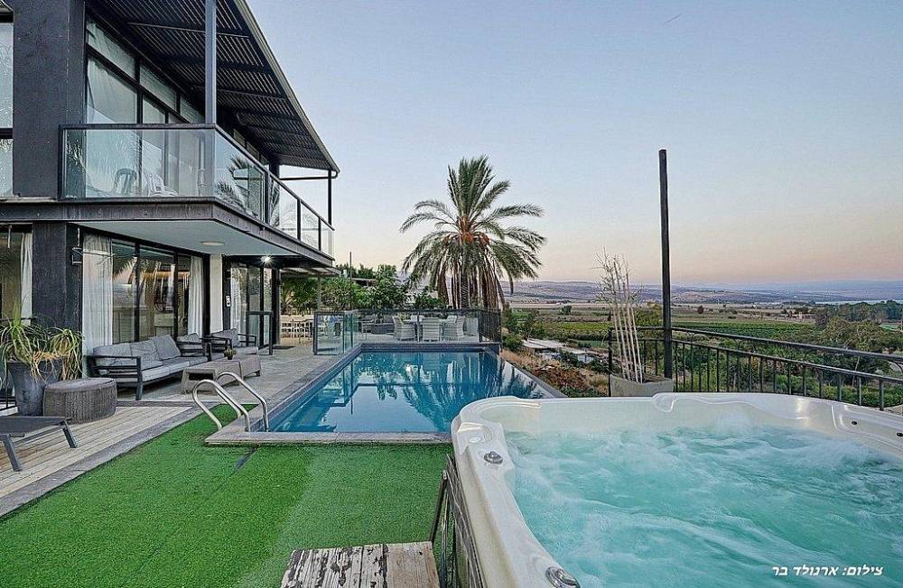 169909 המתחם החיצוני, וילה קסם הנוף מגדל, וילה  במגדל וילות - Vila 4 U