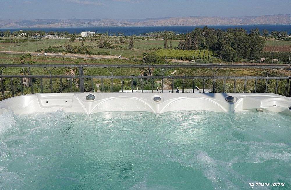 169915 המתחם החיצוני, וילה קסם הנוף מגדל, וילה  במגדל וילות - Vila 4 U