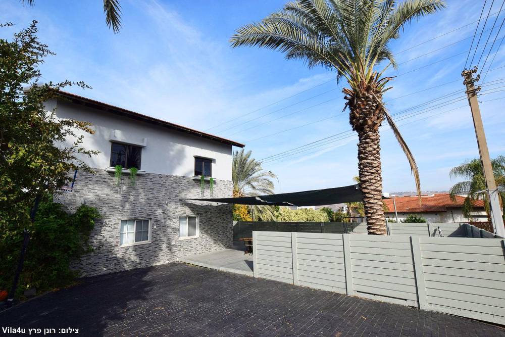 174607 החצר והבריכה, וילה רימונה יבנאל, וילה  ביבנאל וילות - Vila 4 U