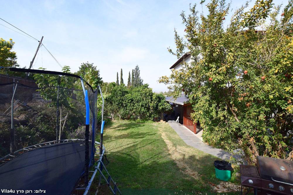 174613 החצר והבריכה, וילה רימונה יבנאל, וילה  ביבנאל וילות - Vila 4 U