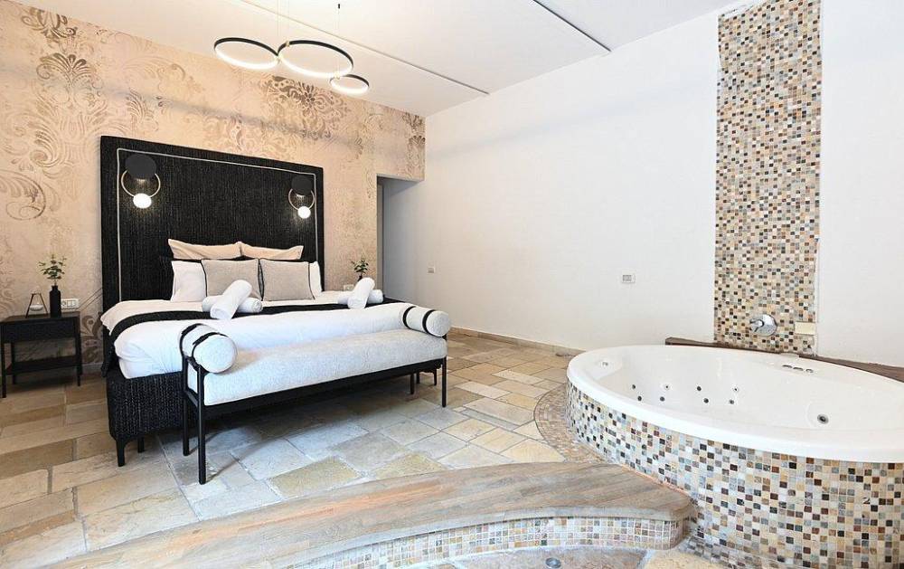 179342 בקתות האירוח, אחוזת לירי ריזורט, וילה  בטבריה וילות - Vila 4 U