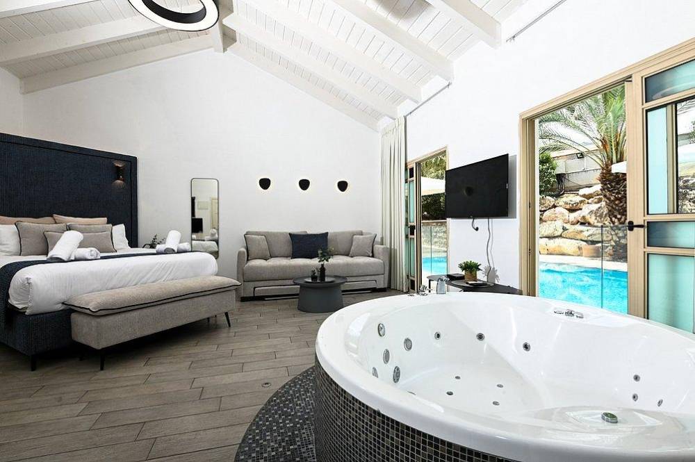 179521 גלריה כללית, אחוזת לירי ריזורט, וילה  בטבריה וילות - Vila 4 U