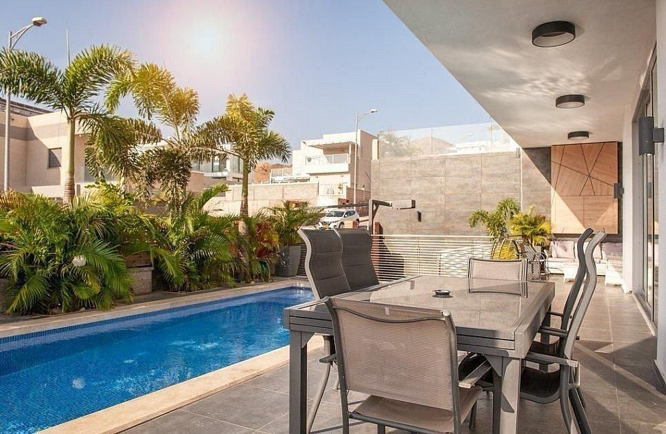 181354 המתחם החיצוני, וילה רויאל הום אילת, וילה  באילת וילות - Vila 4 U