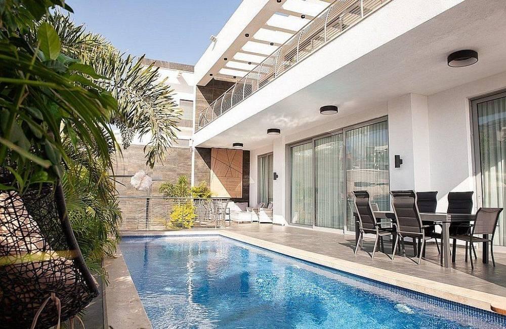 181361 המתחם החיצוני, וילה רויאל הום אילת, וילה  באילת וילות - Vila 4 U