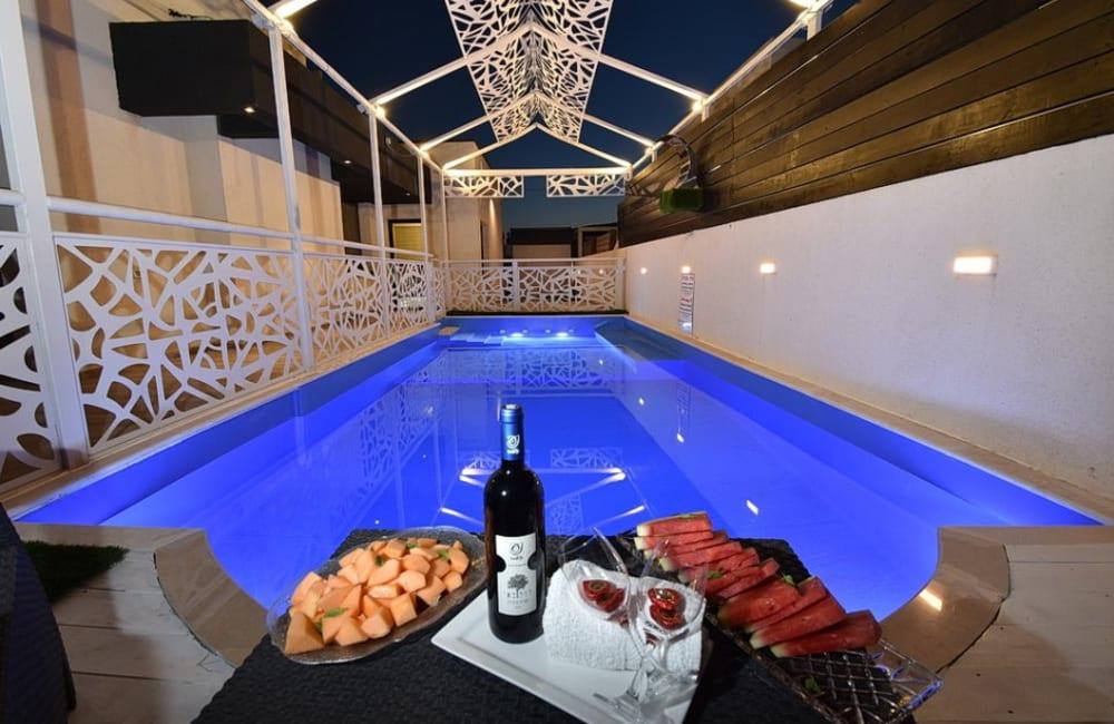 195238 החצר והבריכה, אחוזת הצוק במרומים, וילה  בכפר שמאי וילות - Vila 4 U