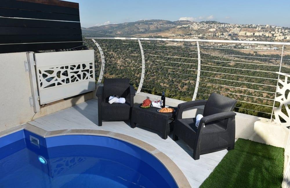 195259 החצר והבריכה, אחוזת הצוק במרומים, וילה  בכפר שמאי וילות - Vila 4 U