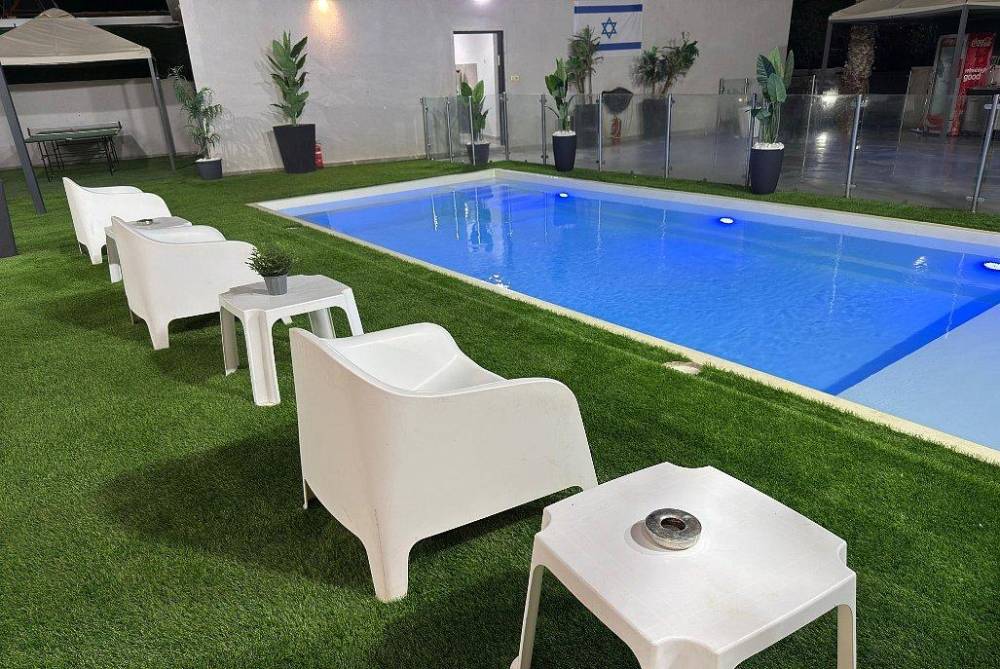 196278 הבריכה והספא, מתחם האושר אדרת, וילה  באדרת וילות - Vila 4 U