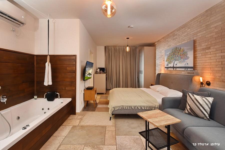 196467 פנים הסוויטות, מתחם הנופש רינג דה בל, וילה  בפוריה עילית וילות - Vila 4 U