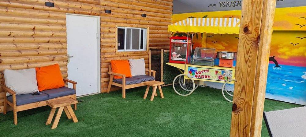 196563 המתחם החיצוני, אחוזת וניש, וילה  בעזריקם וילות - Vila 4 U