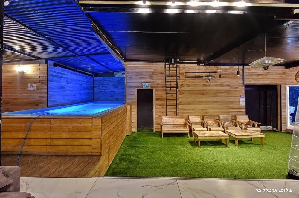 204162 מתחם חוץ, בלו סקיי, וילה  בפתח תקווה וילות - Vila 4 U