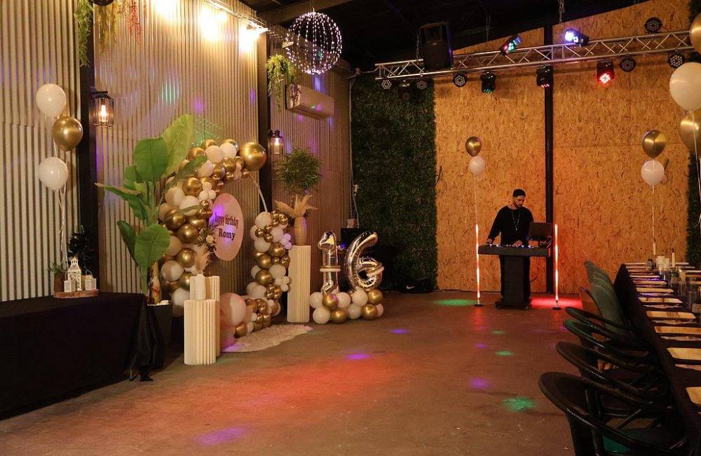 208685 Happy bar – הפי בר, Happy bar - הפי בר, וילה  בנתניה וילות - Vila 4 U