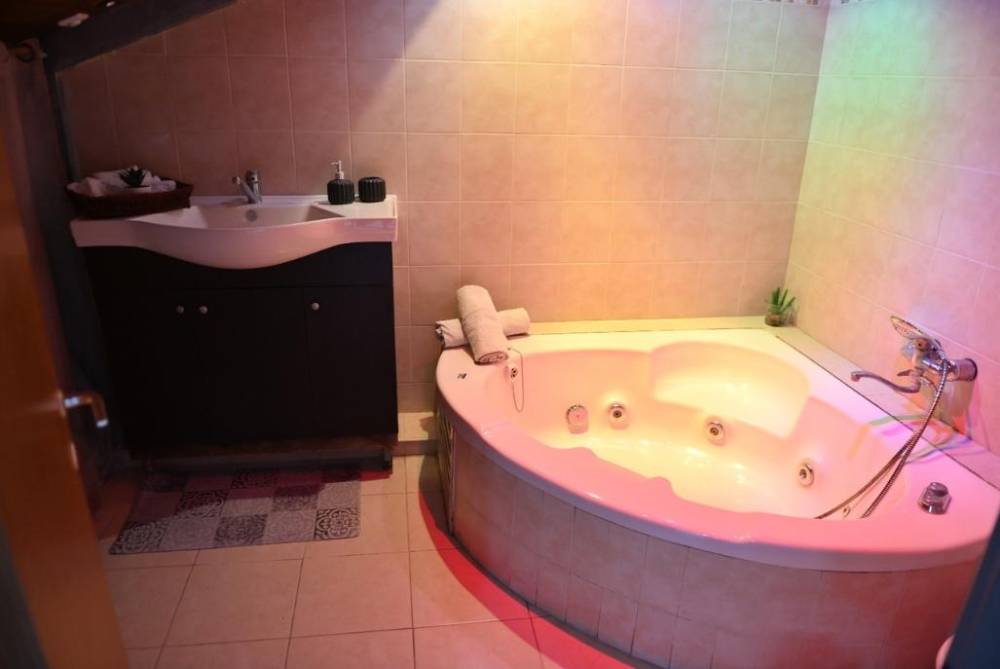 209437 פנים הסוויטות, אחוזת אלת הגליל, וילה  בקרית שמונה וילות - Vila 4 U